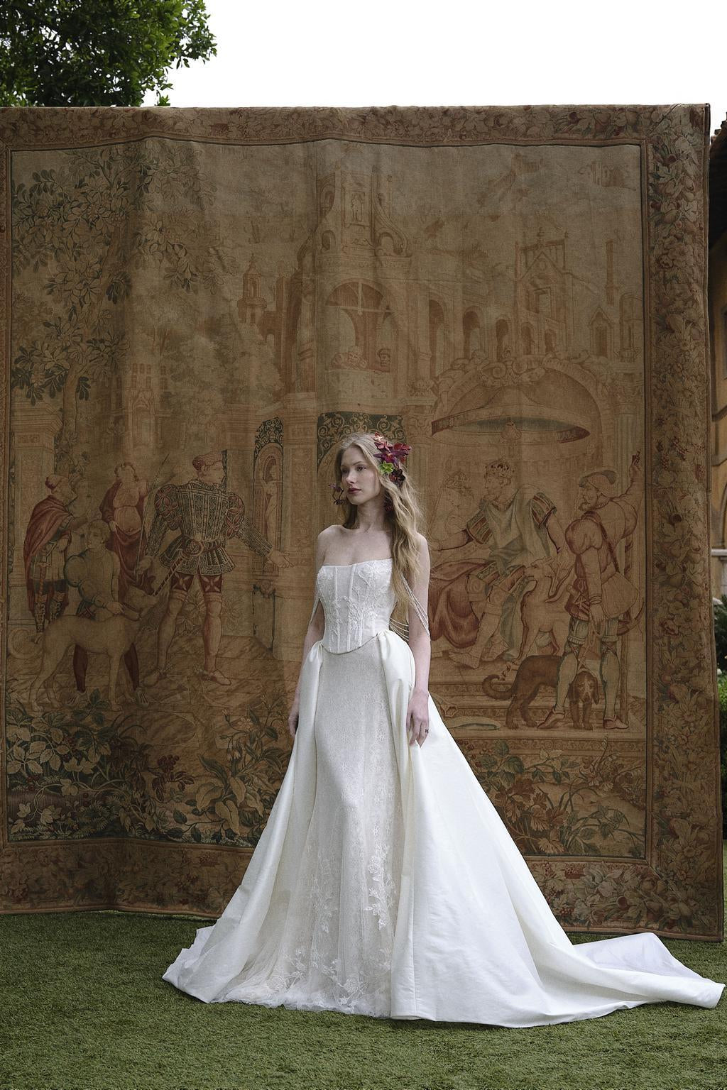 Goldie Overskirt