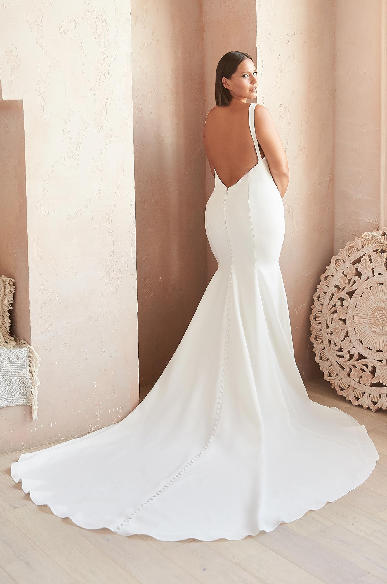 fit and flare wedding dress low back Elegant Ivory Baroque Lace Fit-and-Flare Wedding Dress – ML153 – Viniodress