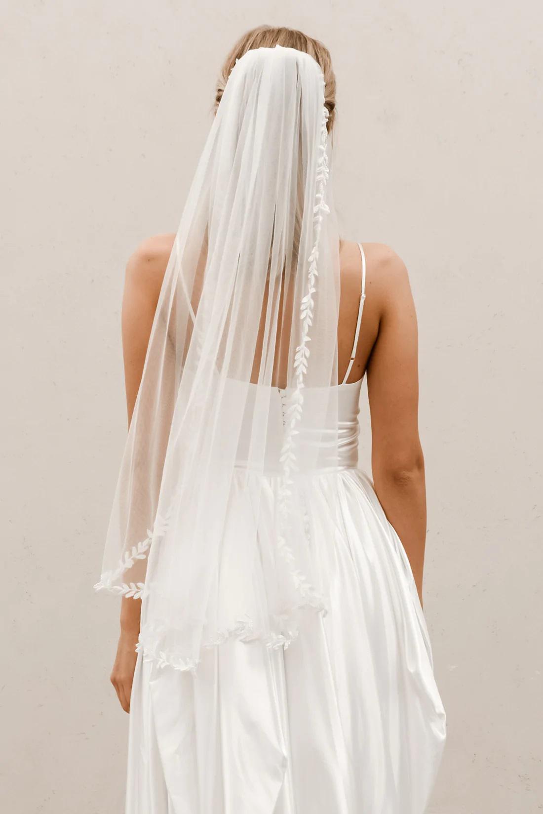 Floral Pearl Edge Veil
