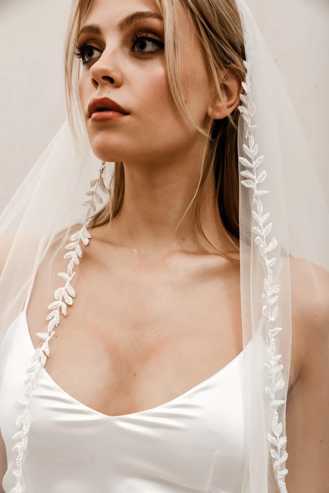 Floral Pearl Edge Veil